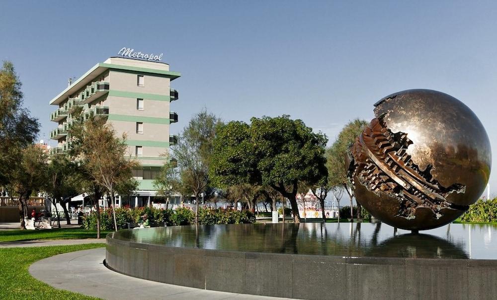 Hotel Metropol Pesaro Luaran gambar