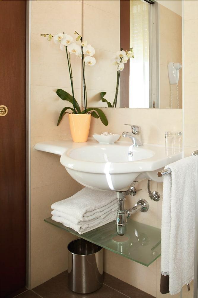 Hotel Metropol Pesaro Luaran gambar