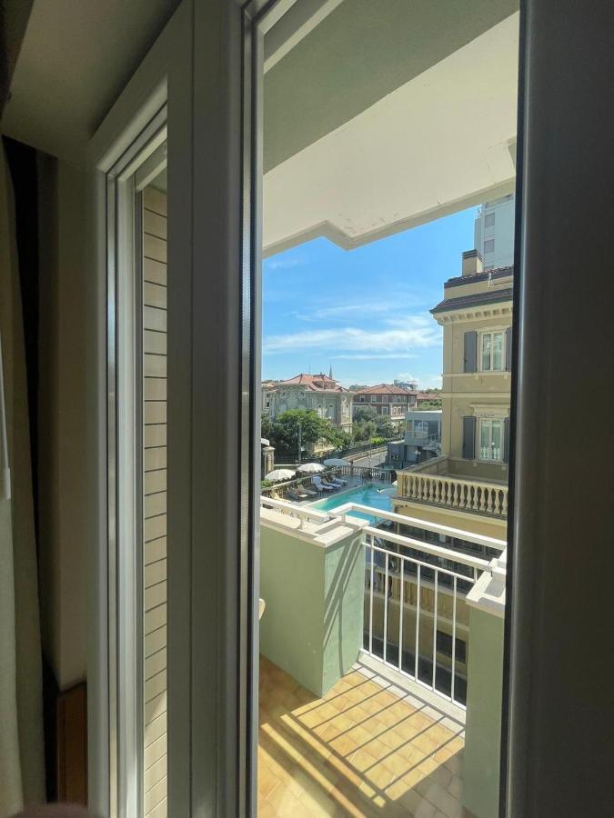 Hotel Metropol Pesaro Luaran gambar