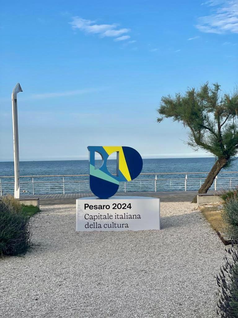 Hotel Metropol Pesaro Luaran gambar