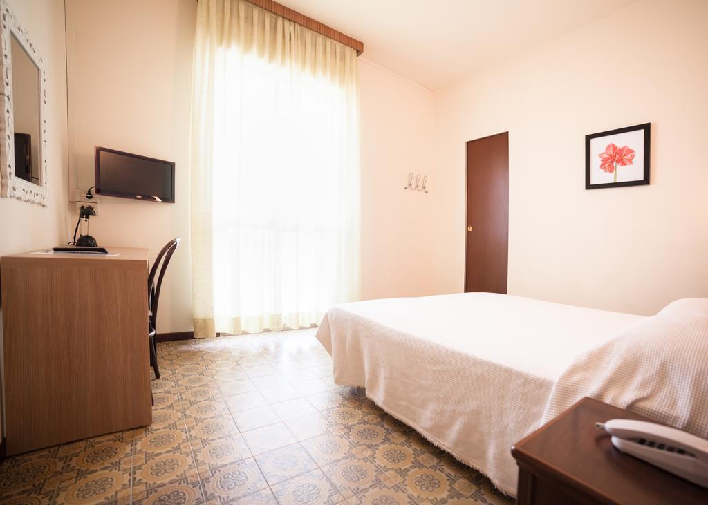 Hotel Metropol Pesaro Luaran gambar